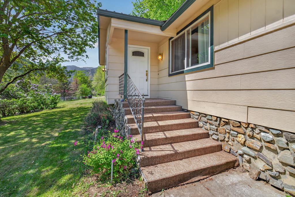 100 Park Riggins, ID 83549 - Photo 8 of 48
