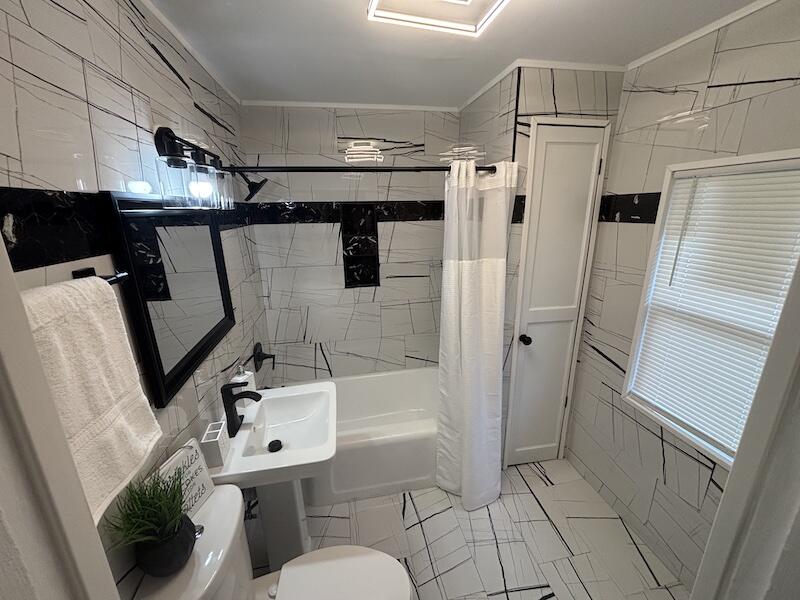 4265 North 39th Street Milwaukee, WI 53216 - Photo 35 of 43 Upper BA