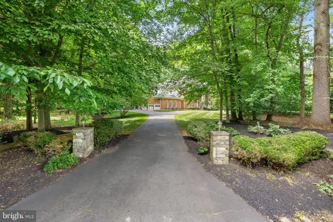 $2,550,000 | 190 Falcon Ridge Road, Great Falls, VA 22066