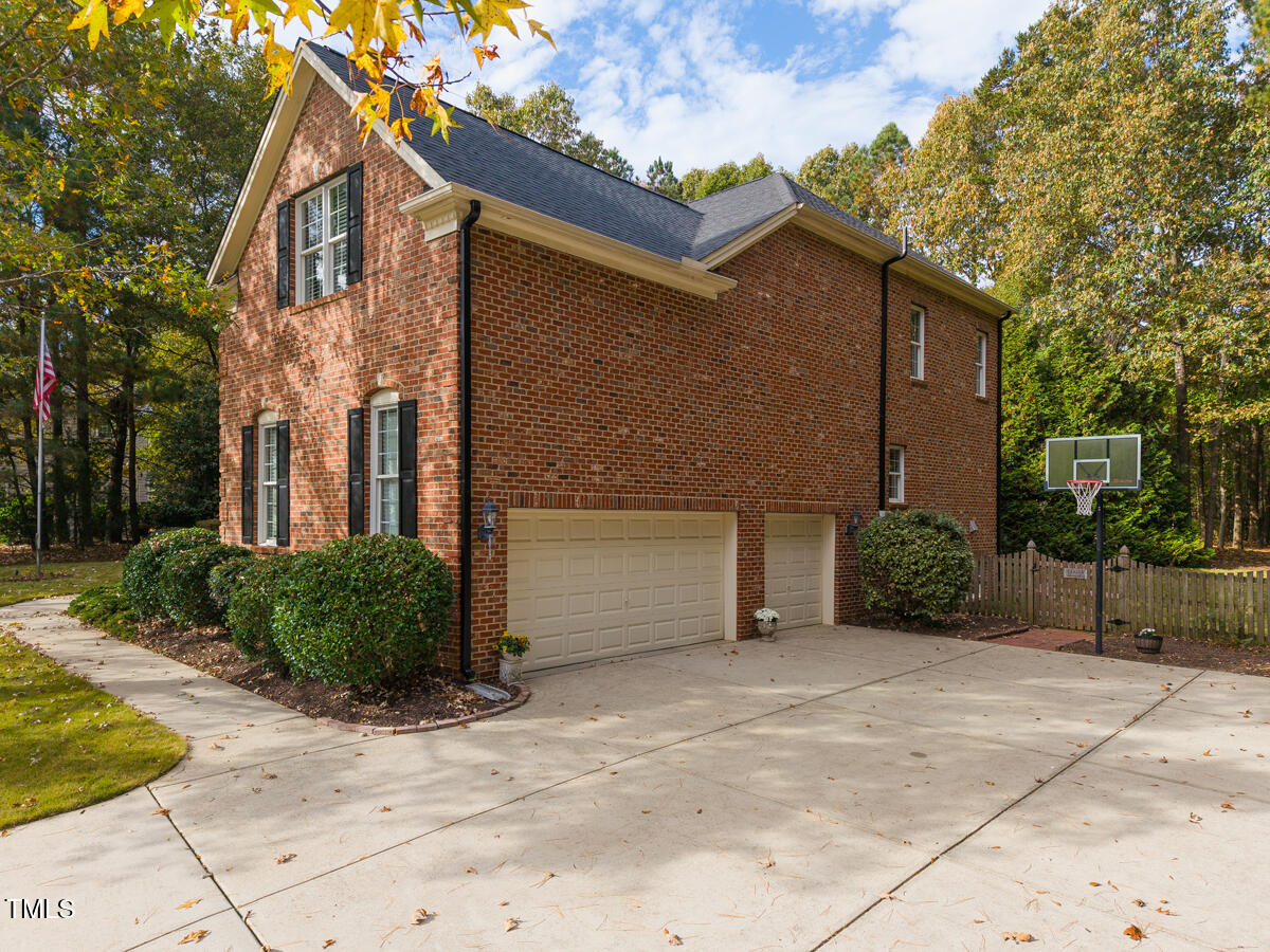4708 Haleytree Court Raleigh, NC 27606 - Photo 5 of 44 4708HlaletTree_05