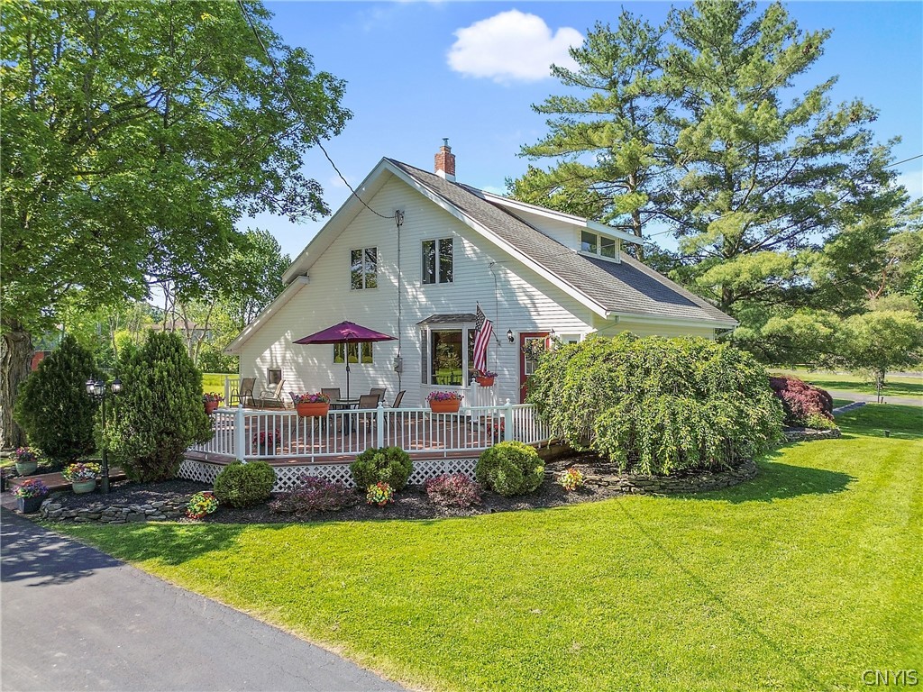 6176 Lakeshore Road Cicero, NY 13039 - Photo 3 of 50