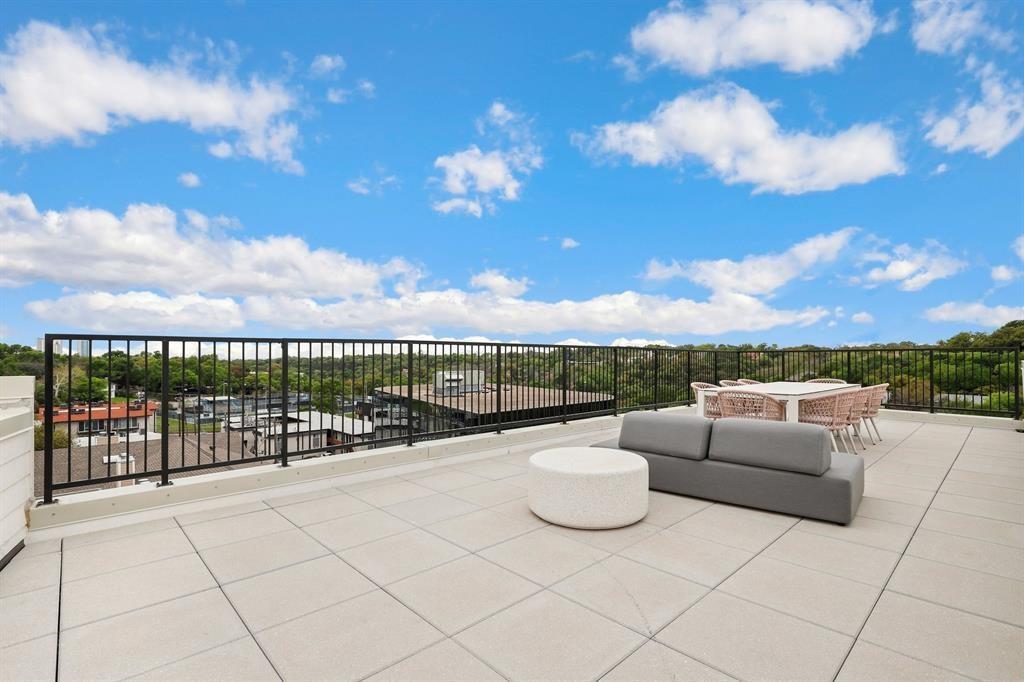 2500 Longview Street, Unit 217 Austin, TX 78705 - Photo 31 of 35 View of patio / terrace