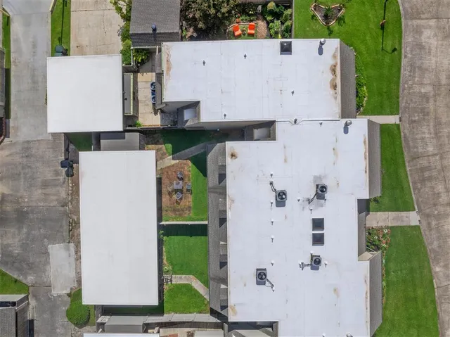 $194,700 | 678 Lakewood Drive, Lake Charles, LA 70605