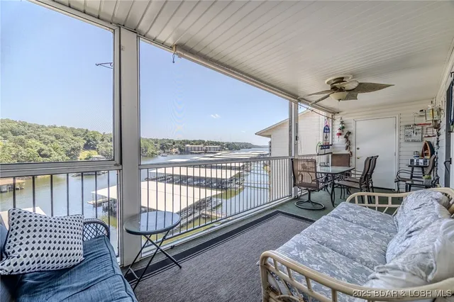 $225,000 | 40 Lighthouse Road, Unit 3304, Lake Ozark, MO 65049