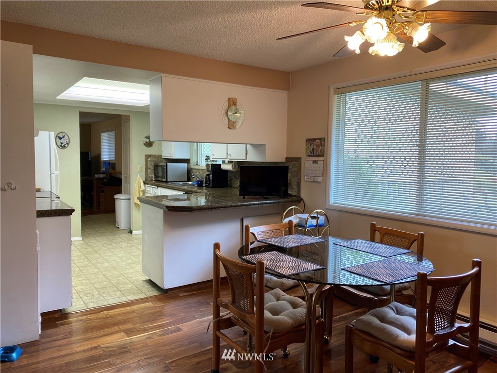 3506 B Russell Road Centralia, WA 98531 - Photo 5 of 19 Gallery Image 5