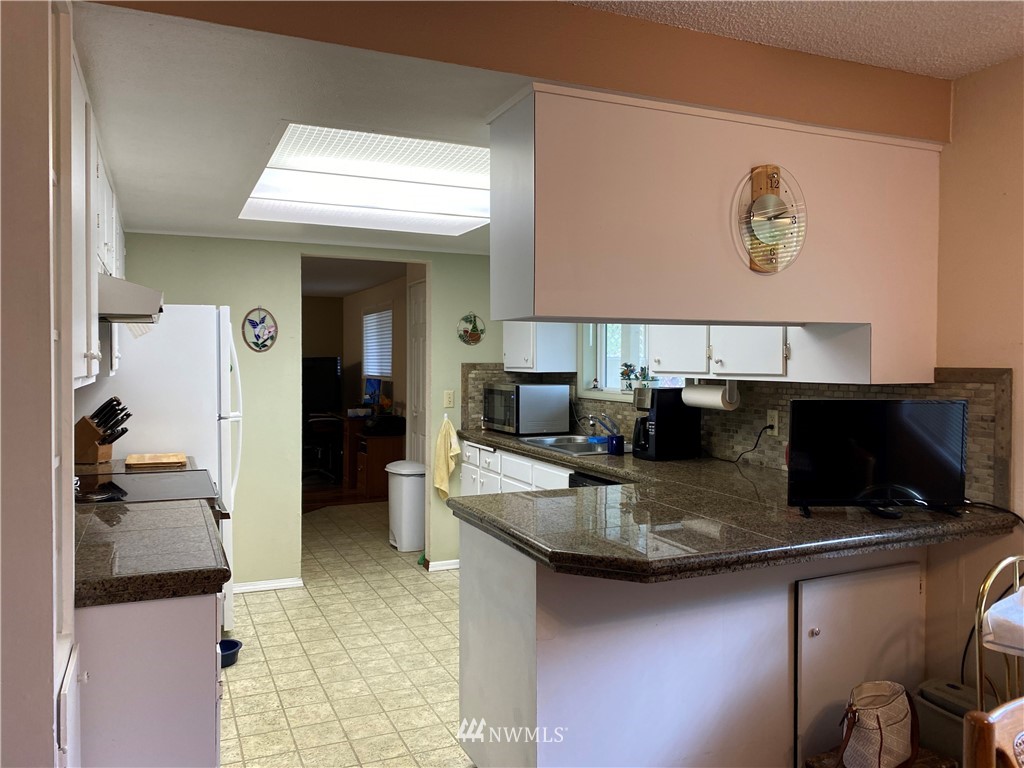 3506 B Russell Road Centralia, WA 98531 - Photo 6 of 19 Gallery Image 6