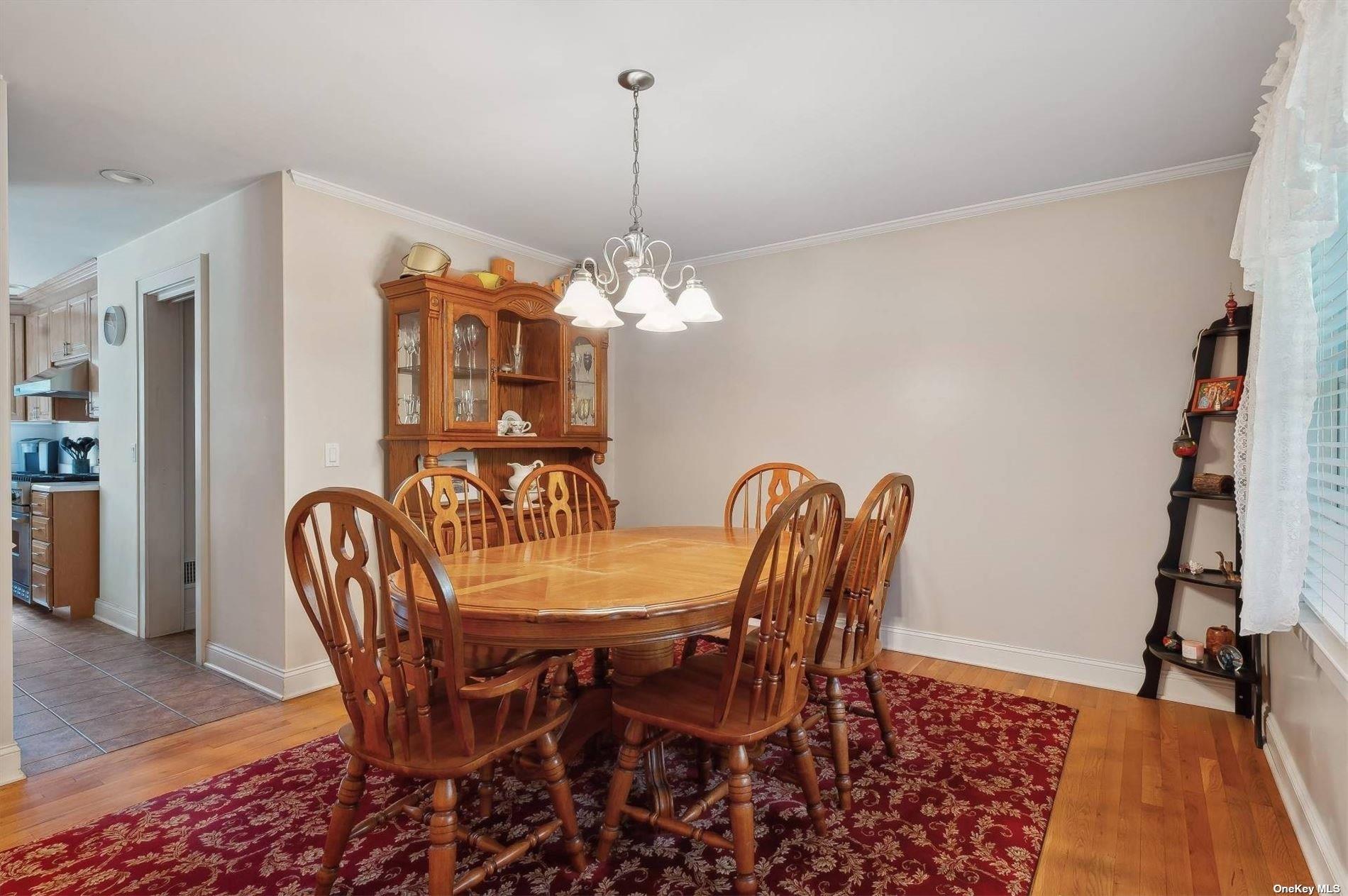 67 Straight Path Southampton, NY 11968 - Photo 6 of 23