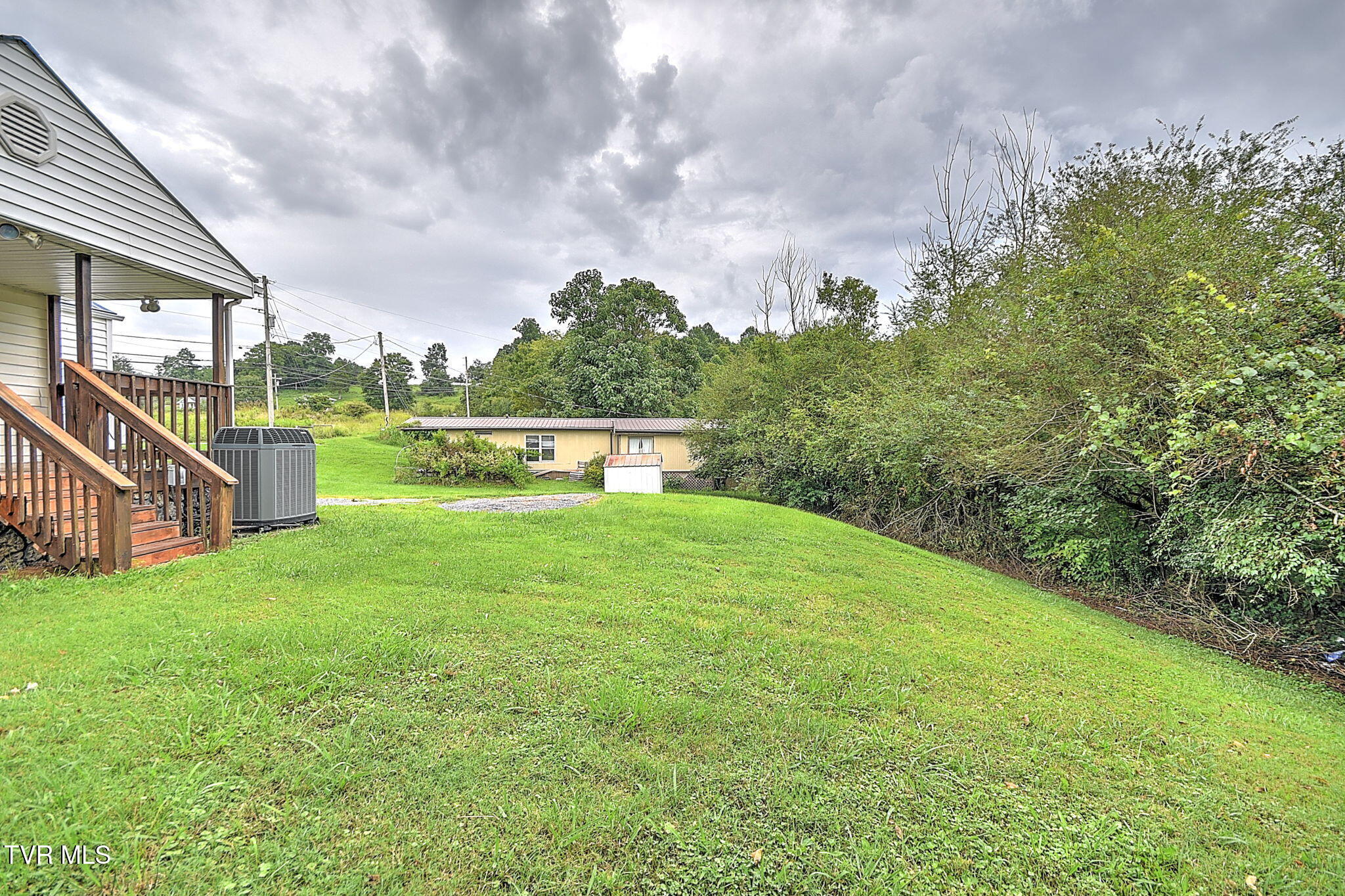 2044 Siam Road Elizabethton, TN 37643 - Photo 36 of 38 41-web-or-mls-2044 Siam CC-42