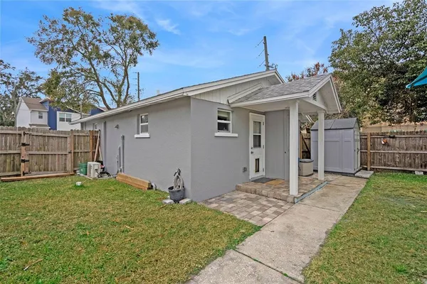 a front view of house with yard
