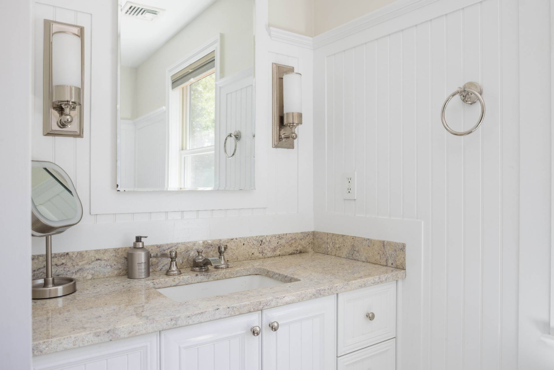 11 Hildreth Road Hampton Bays, NY 11946 - Photo 16 of 32