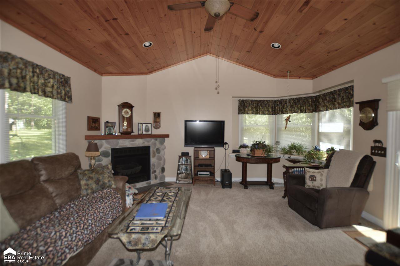 1468 Roods Lake Road Lapeer, MI 48446 - Photo 32 of 42 Family Room