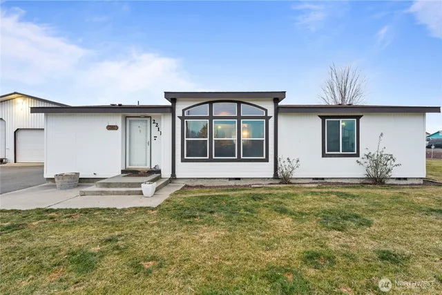 $499,999 | 2211 Sielaff Road, Othello, WA 99344