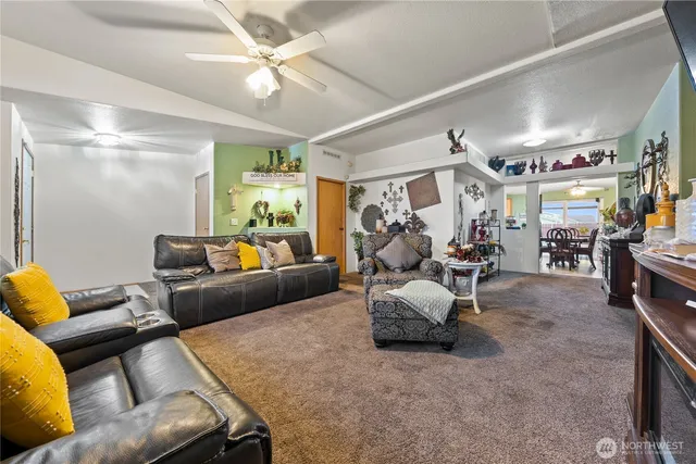 $499,999 | 2211 Sielaff Road, Othello, WA 99344