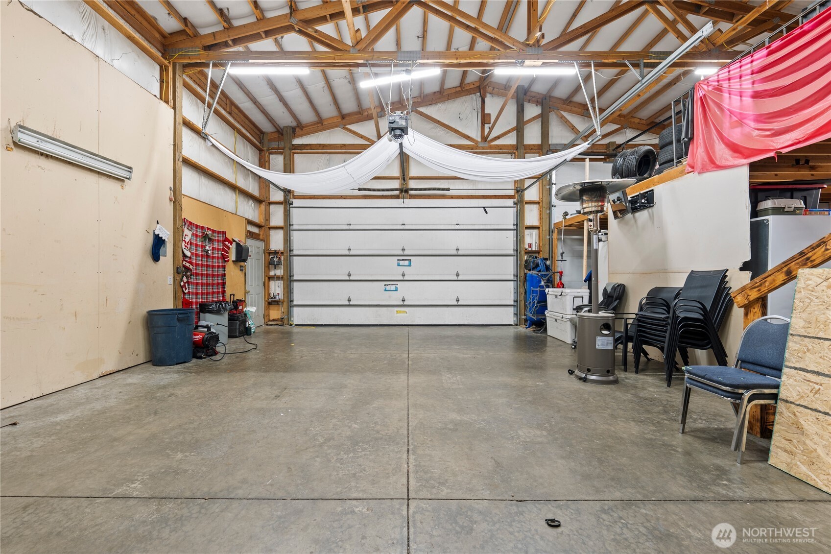 2211 Sielaff Road Othello, WA 99344 - Photo 28 of 37 a view of a chairs and tables in the patio