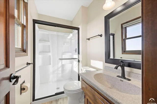 $416,880 | 6880 U.S. Highway 40, Tecumseh, KS 66542