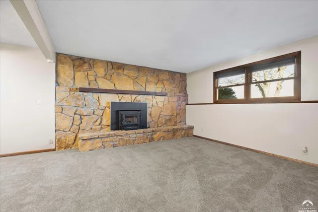 $416,880 | 6880 U.S. Highway 40, Tecumseh, KS 66542