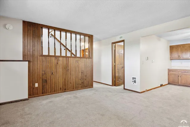 $416,880 | 6880 U.S. Highway 40, Tecumseh, KS 66542