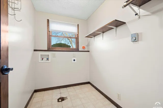 $416,880 | 6880 U.S. Highway 40, Tecumseh, KS 66542