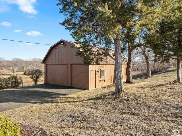 $416,880 | 6880 U.S. Highway 40, Tecumseh, KS 66542