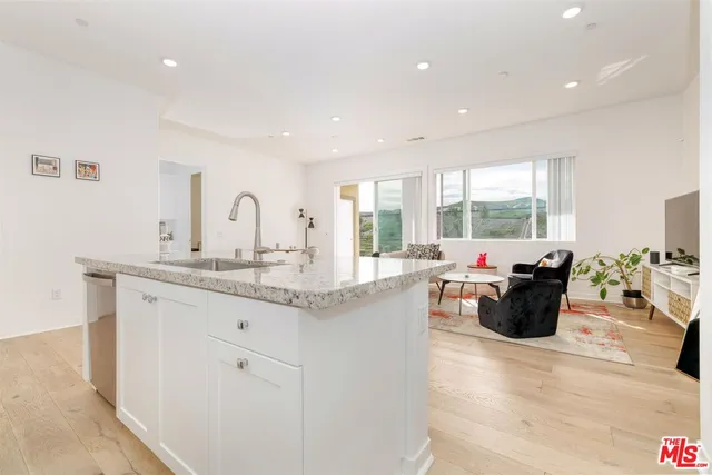 $649,000 | 27405 Journey Place, Unit 305, Valencia, CA 91381