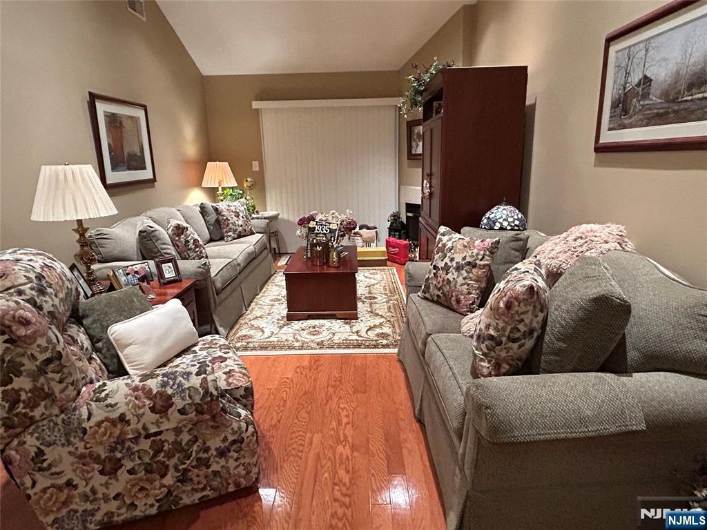 458 Cambridge Drive Butler, NJ 07405 - Photo 8 of 16