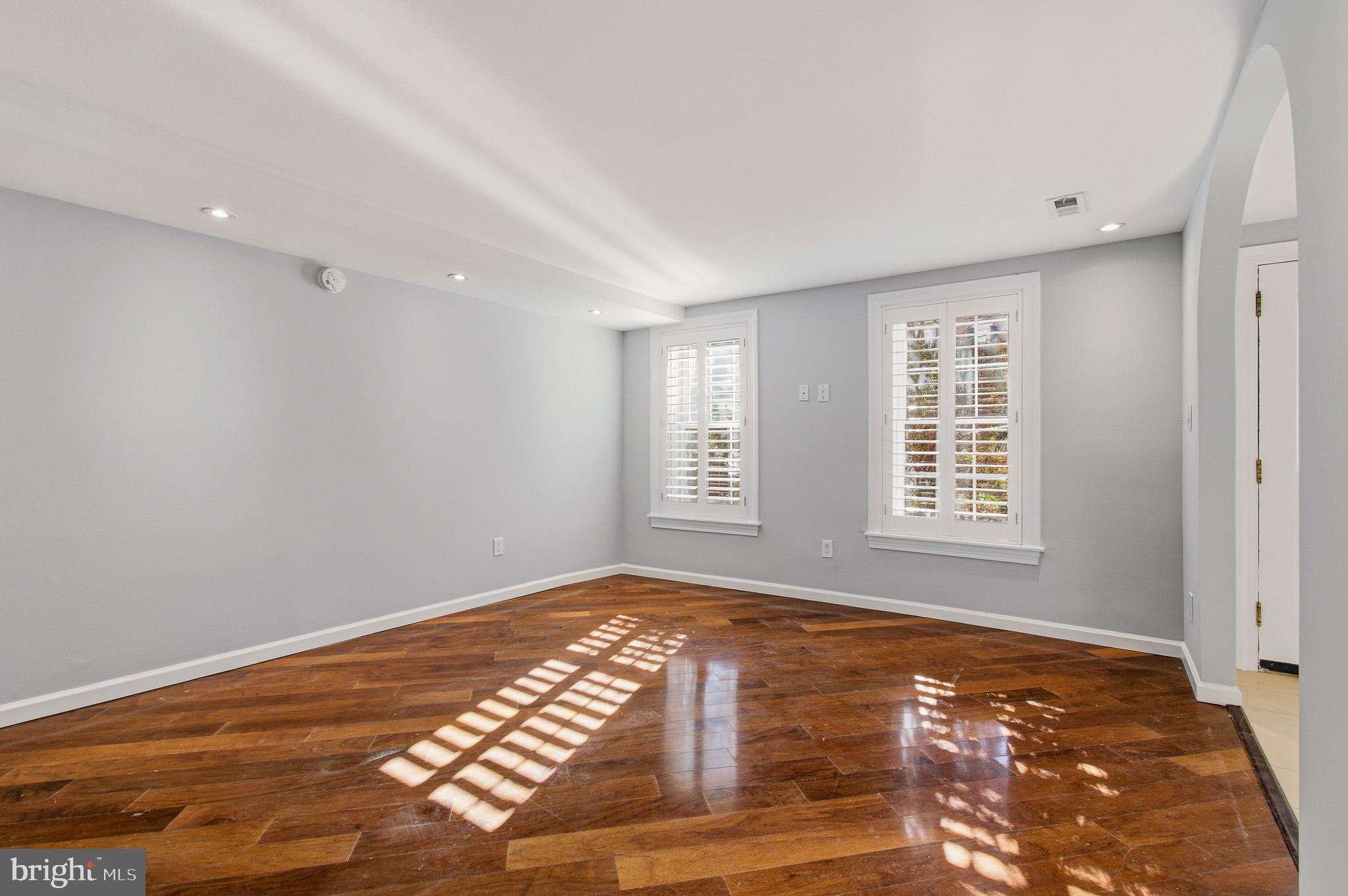 2117 S Street Northwest Washington, DC 20008 - Photo 13 of 63 a view of an empty room with window