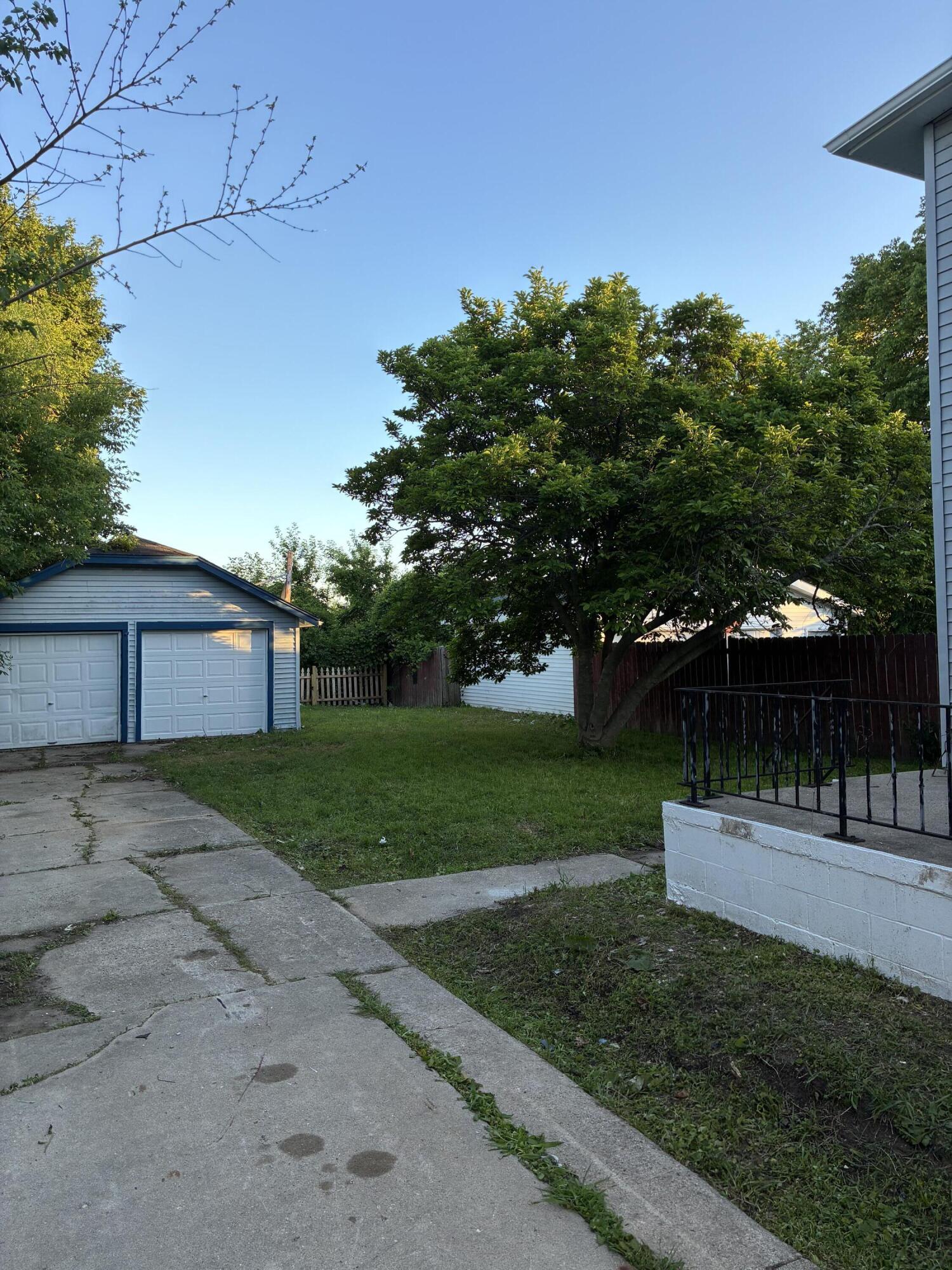 2415 Prospect Street Racine, WI 53404 - Photo 26 of 33 BACKYARD
