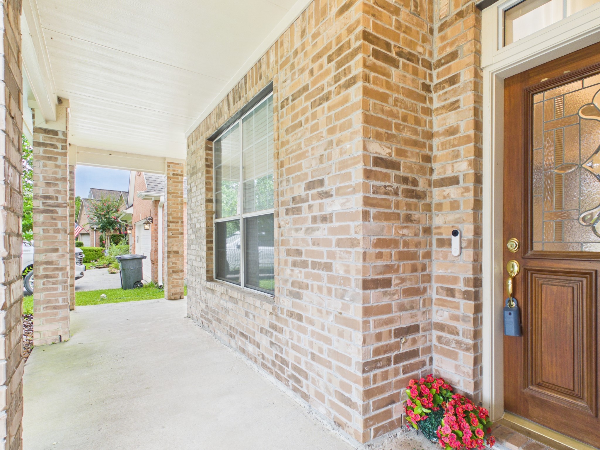 4702 Rolling View Court Houston, TX 77345 - Photo 3 of 27