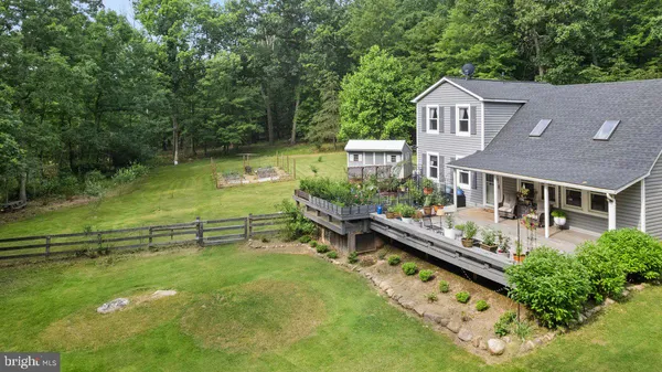 $399,999 | 206 English Muffin Court, Berkeley Springs, WV 25411