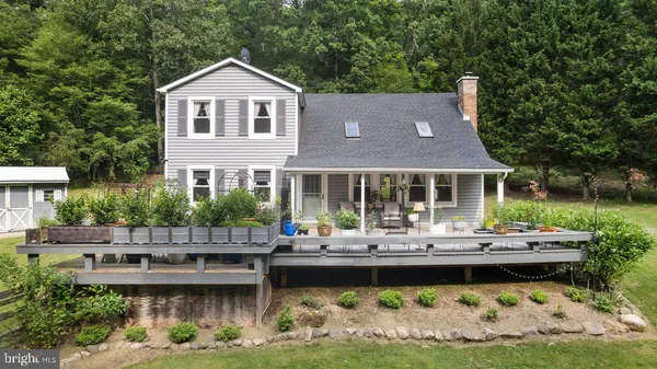 $399,999 | 206 English Muffin Court, Berkeley Springs, WV 25411