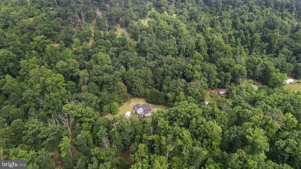 $399,999 | 206 English Muffin Court, Berkeley Springs, WV 25411