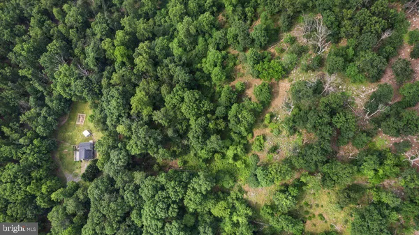 $399,999 | 206 English Muffin Court, Berkeley Springs, WV 25411
