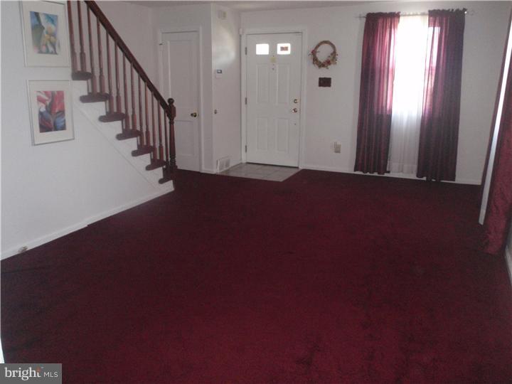 2001 Carter Road Folcroft, PA 19032 - Photo 2 of 18 Living Room