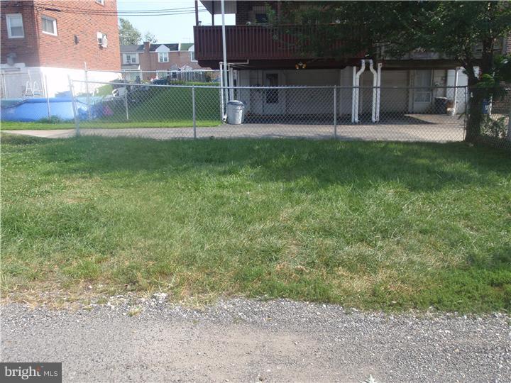 2001 Carter Road Folcroft, PA 19032 - Photo 14 of 18 Back Yard