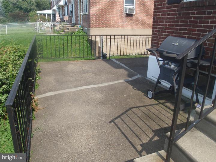 2001 Carter Road Folcroft, PA 19032 - Photo 15 of 18 Patio