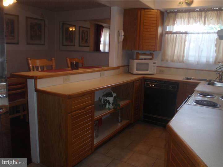 2001 Carter Road Folcroft, PA 19032 - Photo 6 of 18 Kitchen
