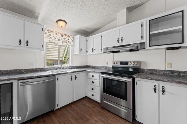 $215,000 | 26600 East Grandview Drive, Congress, AZ 85332