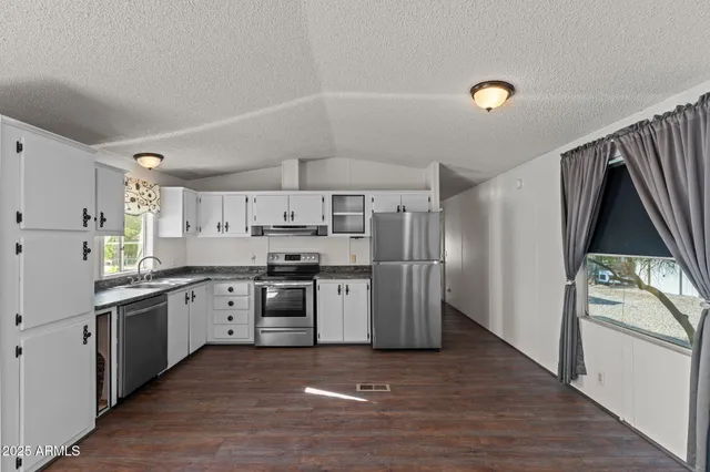 $215,000 | 26600 East Grandview Drive, Congress, AZ 85332