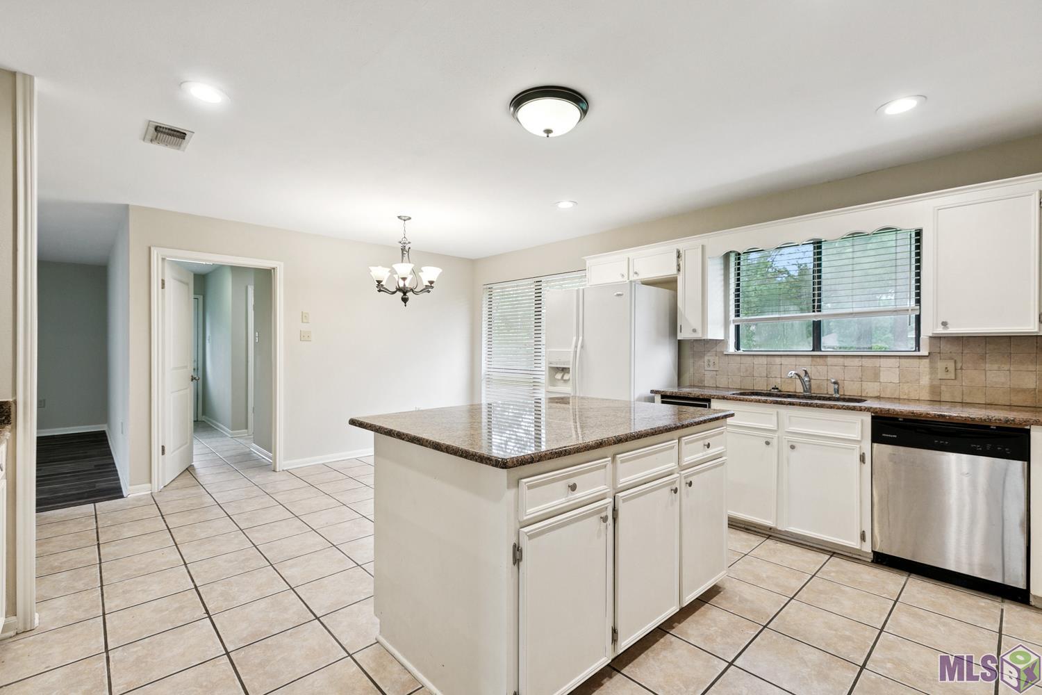 12037 Oak Haven Avenue Baton Rouge, LA 70810 - Photo 9 of 30