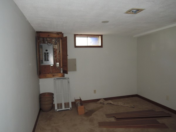 45 Wing Street Springfield, MA 01151 - Photo 11 of 18
