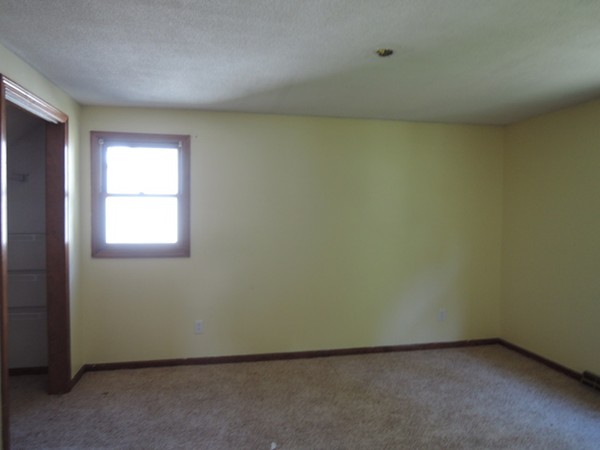 45 Wing Street Springfield, MA 01151 - Photo 16 of 18