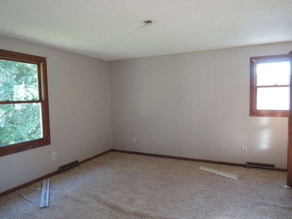 45 Wing Street Springfield, MA 01151 - Photo 17 of 18