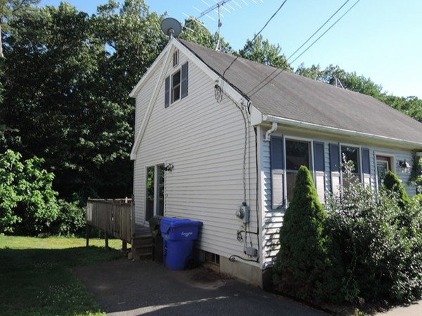 45 Wing Street Springfield, MA 01151 - Photo 3 of 18