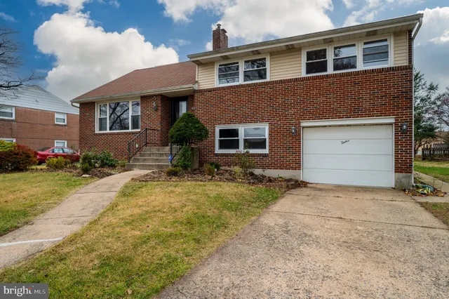 $2,600 | 12 Vista Road, Reading, PA 19610