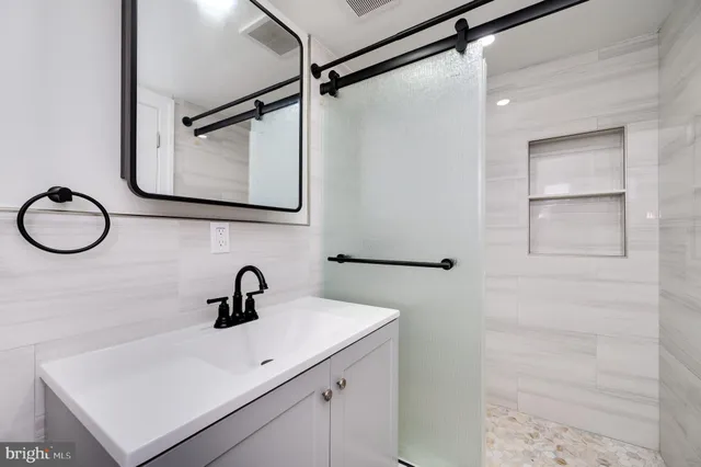 $2,600 | 12 Vista Road, Reading, PA 19610