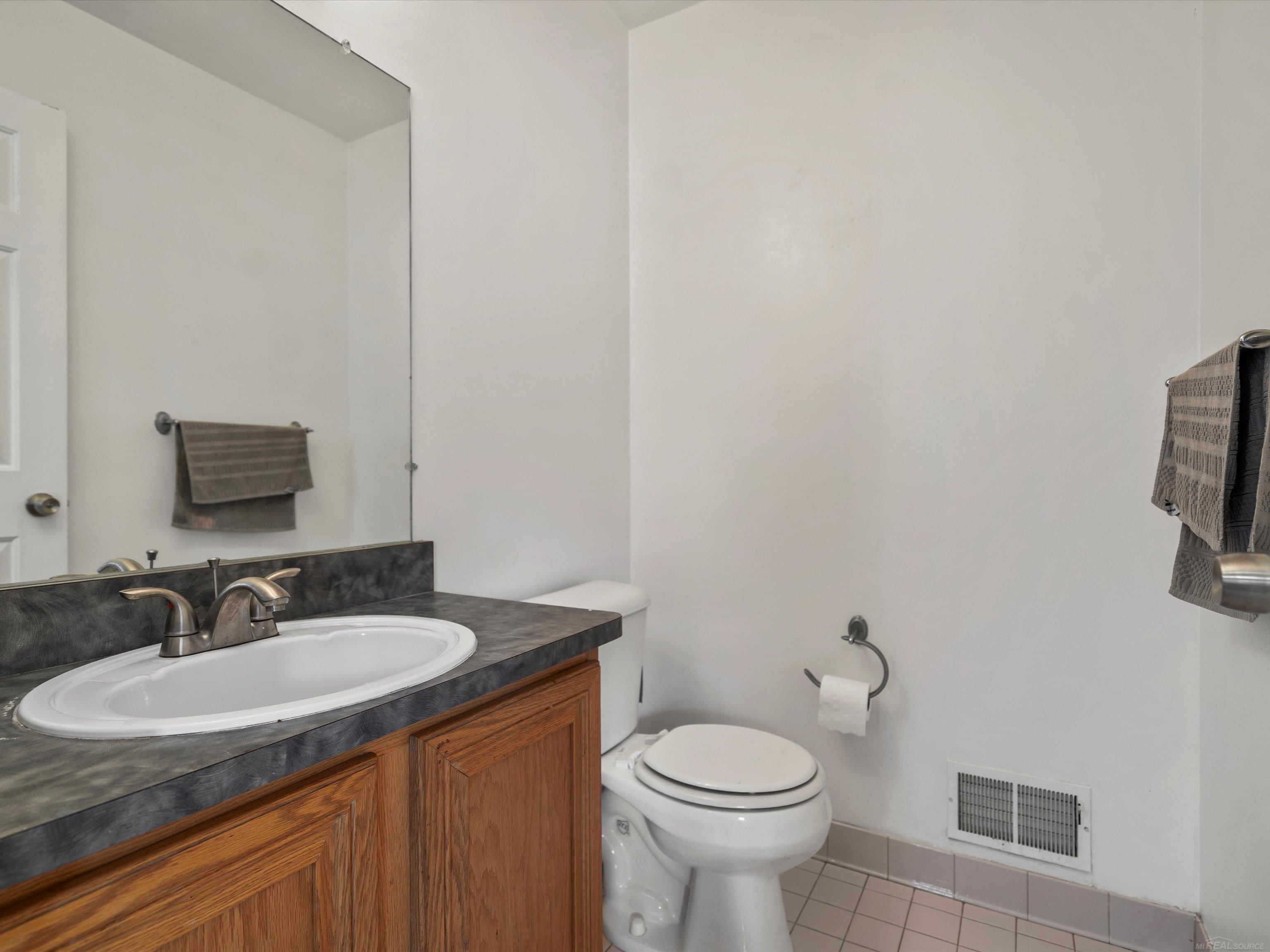 55374 Raspberry Drive Macomb, MI 48042 - Photo 19 of 31 50175026-8b4e7fdd-9d31-4d3b-8046-32d4d6edf4cc.JPG