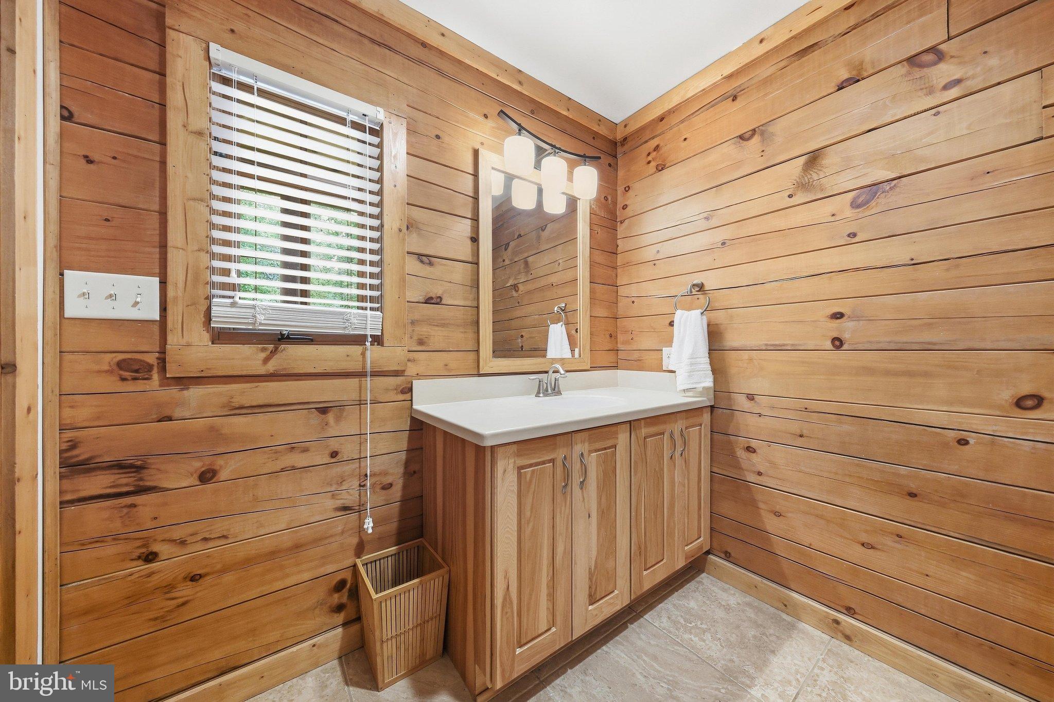 14520 Ridenour Road Smithsburg, MD 21783 - Photo 22 of 61 Bedroom 2 Bathroom