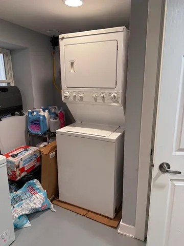 $2,000 | 1839 North Washtenaw Avenue, Unit 2, Chicago, IL 60647