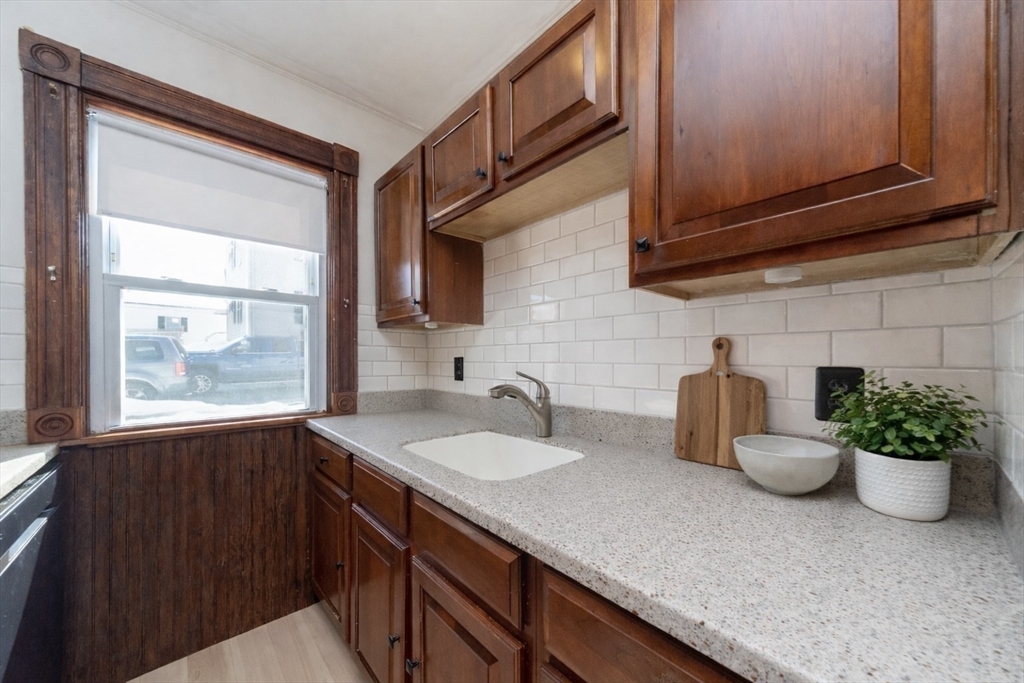 116 Winter Street Clinton, MA 01510 - Photo 12 of 40