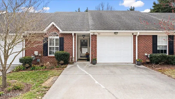 $375,000 | 572 Brookshire Way, Knoxville, TN 37923